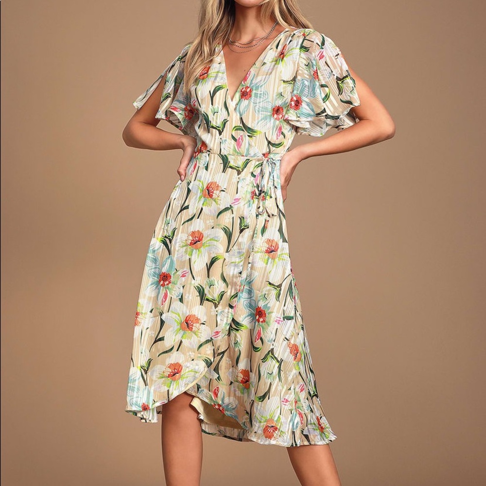 Lulu’s Beige Floral Print Wrap Midi Dress